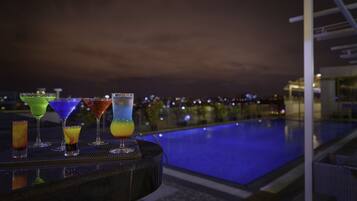 Outdoor pool, sun loungers