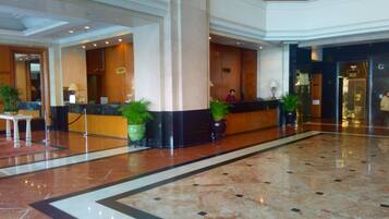 Check-in/check-out kiosk