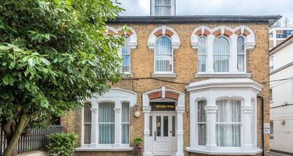 Queens Drive at Finsbury Park