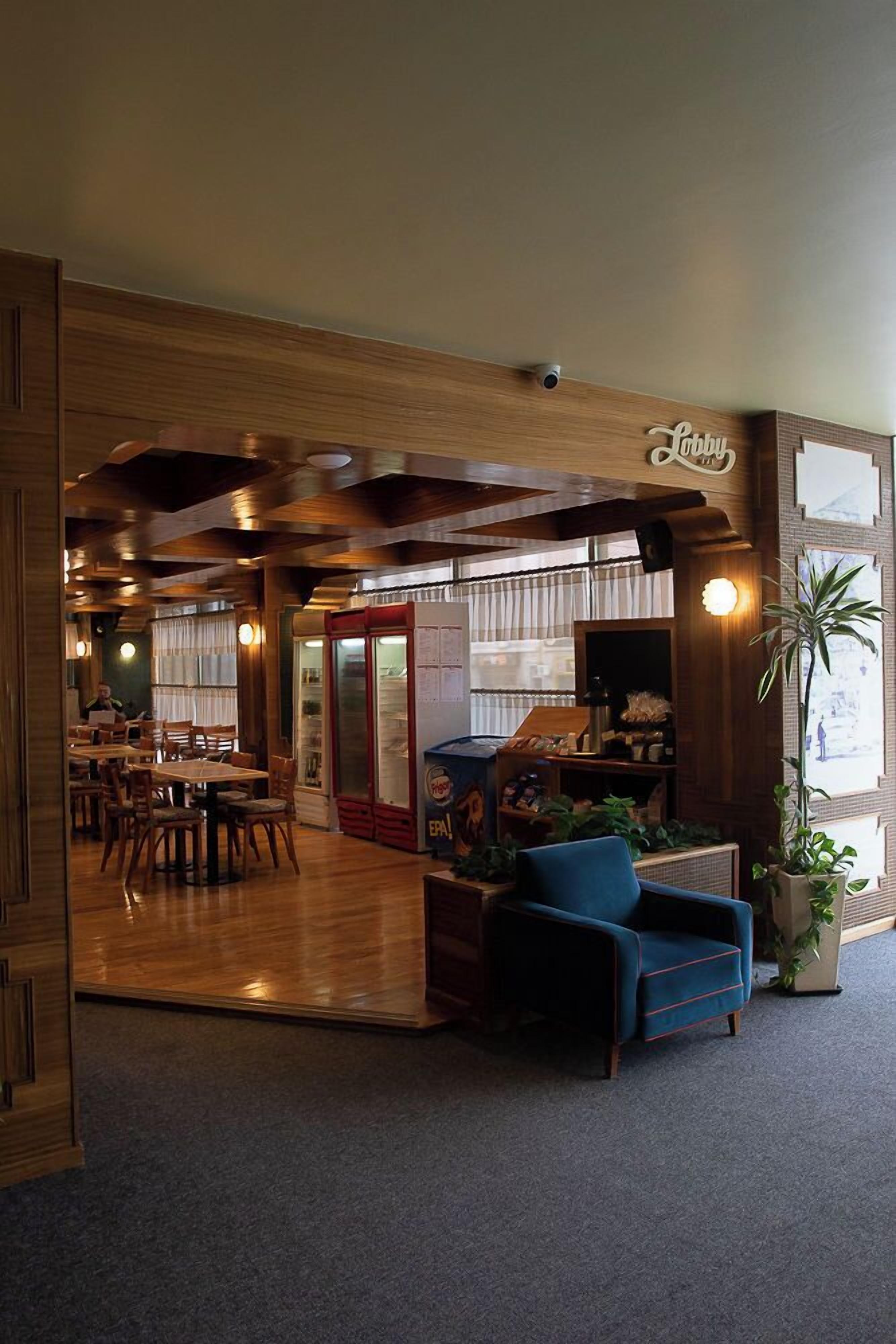 32-inch TV with cable channels