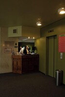 Mostrador para check-in y check-out