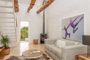 Luxury Cottage (Luxury Family Room - Cottage 8) | Living area | TV, DVD player, iPod dock - Mo & Rose at Soekershof (Robertson)