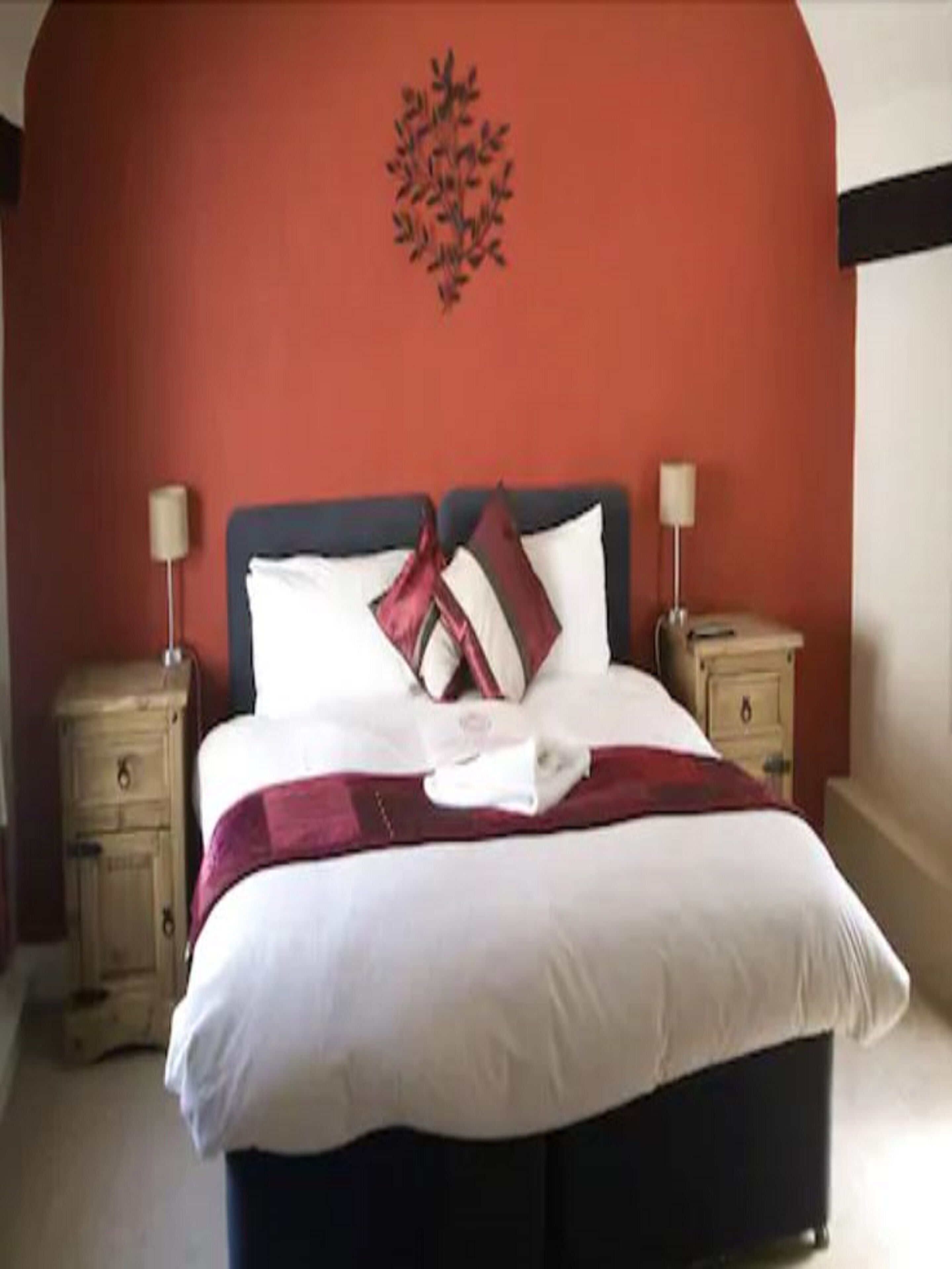 Blendingsgardiner, strykejern/-brett, wi-fi (inkludert) og sengetøy