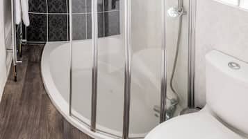 Single Room | Bathroom | Free toiletries, hair dryer, towels, soap