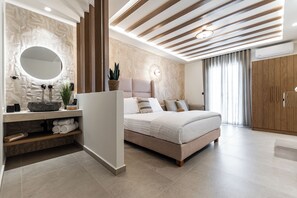 Superior Suite, Sea View | Minibar, individually decorated, soundproofing, iron/ironing board - Perla Hotel (Naxos)