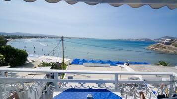 Superior studio, uitzicht op zee | Uitzicht vanaf balkon