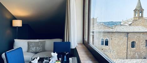 Junior Suite | Living area