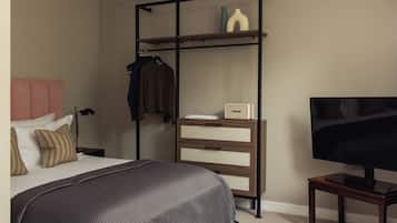 Premium Studio | Premium bedding, individually decorated, individually furnished
