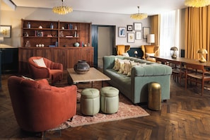 Coin salon dans le hall