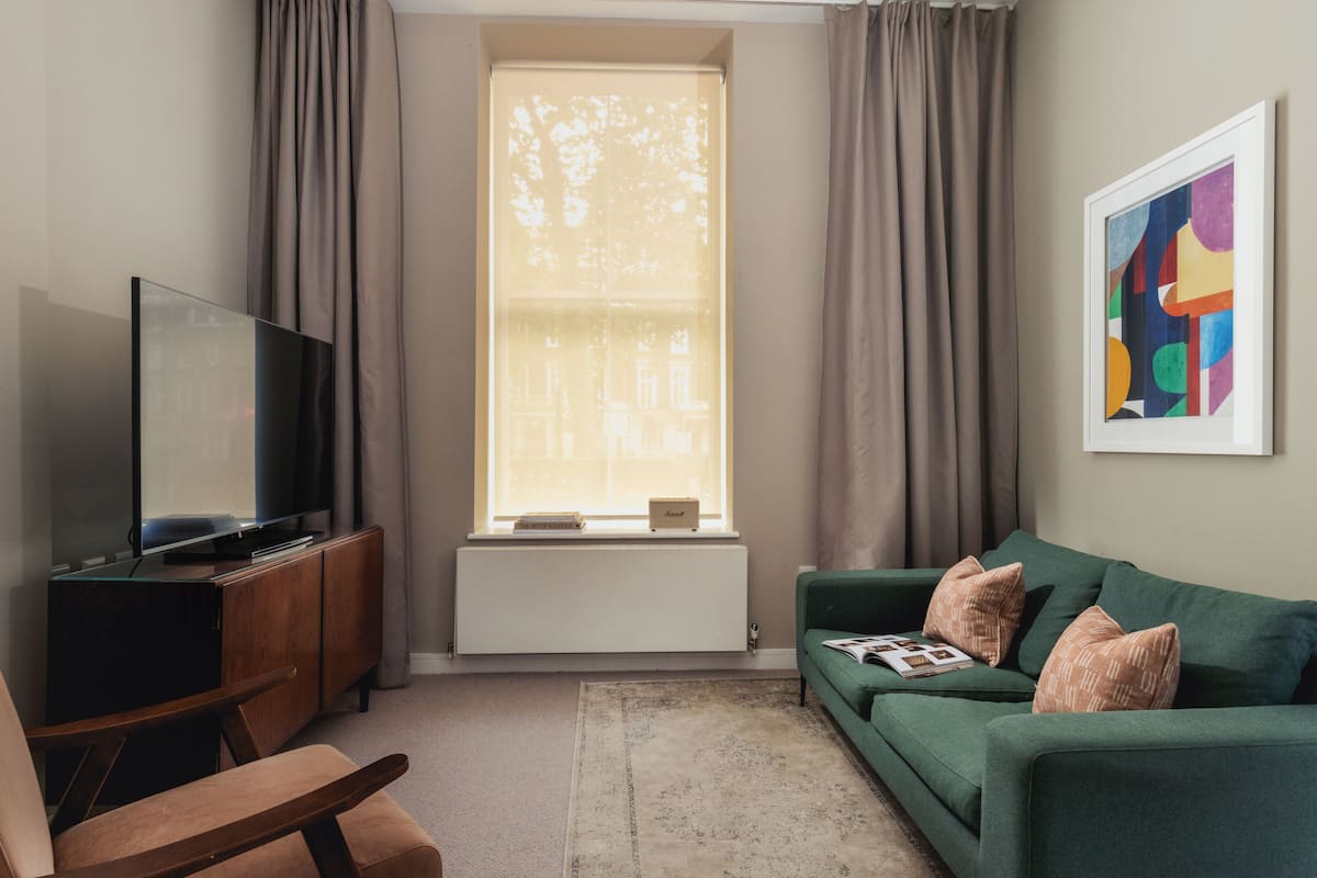 One Bedroom Apartment