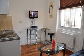 LÀgenhet - 1 dubbelsÀng | Vardagsrum | Platt-tv