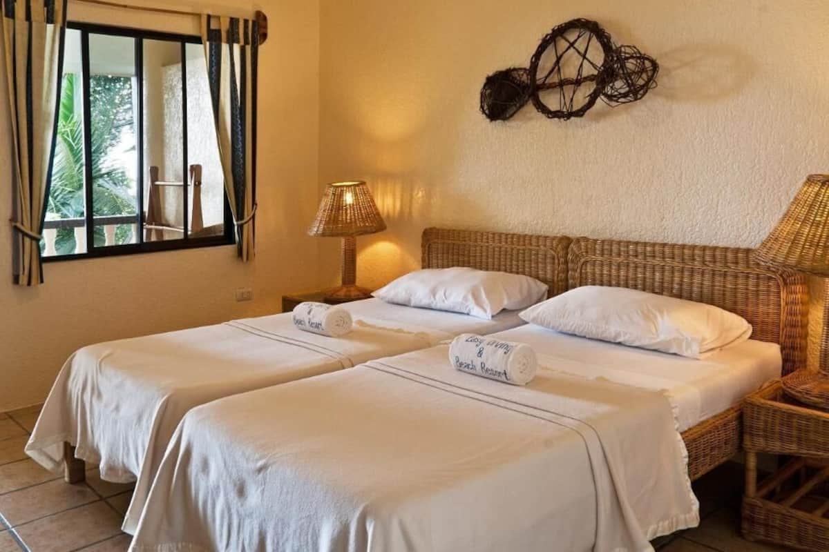 객실 내 금고, 각각 다른 스타일의 인테리어, 각각 다르게 가구 비치, 암막 커튼