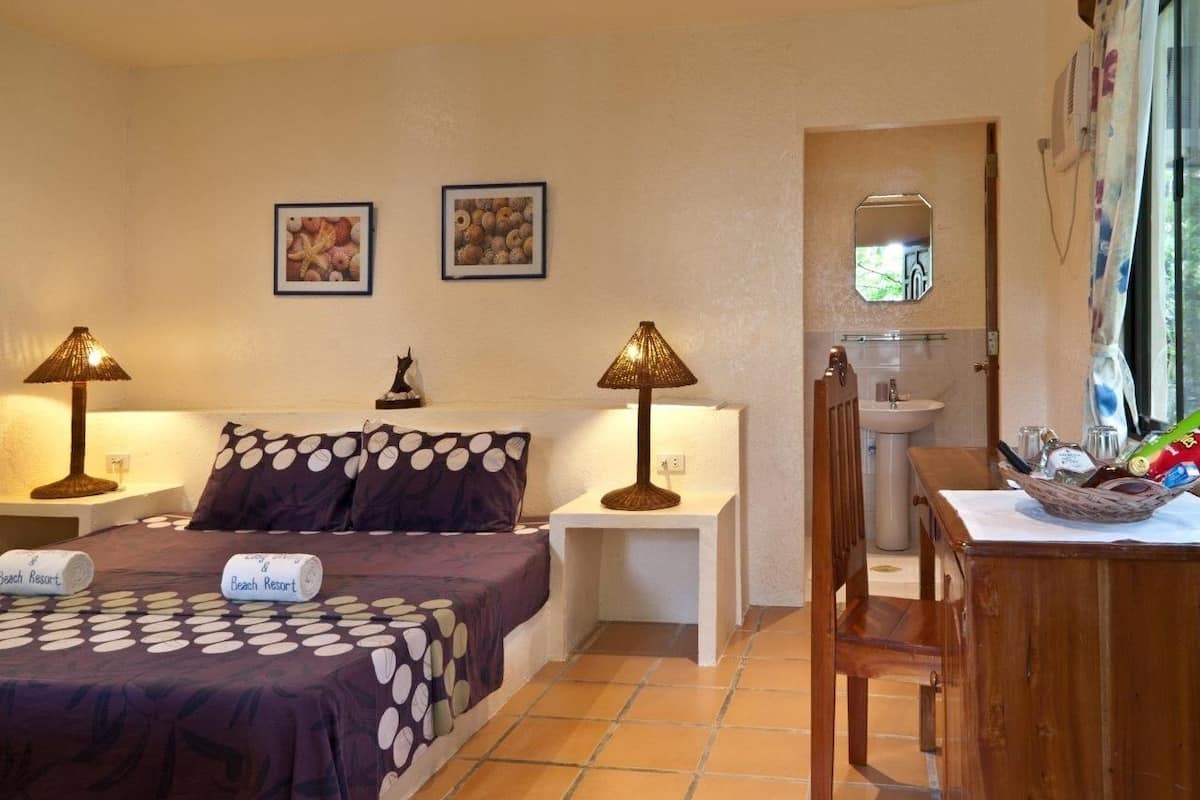 객실 내 금고, 각각 다른 스타일의 인테리어, 각각 다르게 가구 비치, 암막 커튼