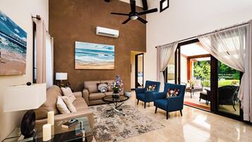 Villa Maria | Living area | TV