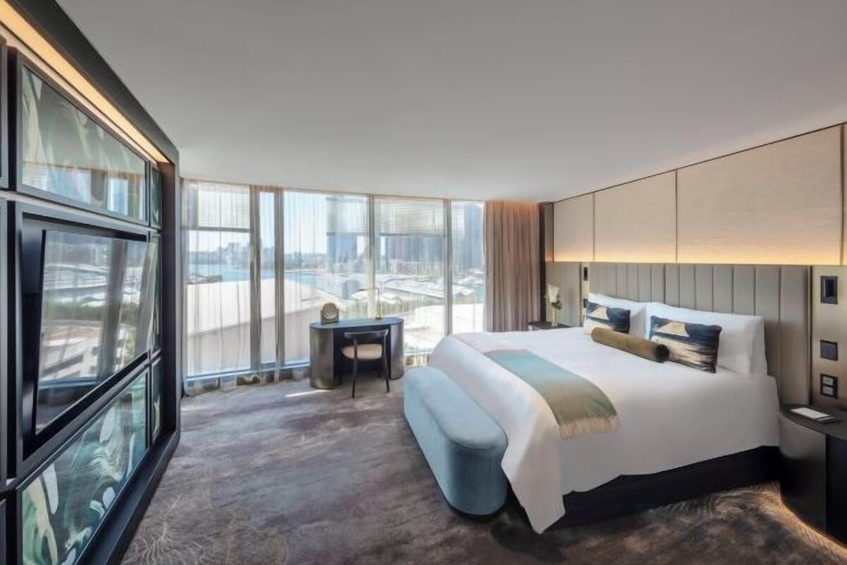 Jewel City Suite