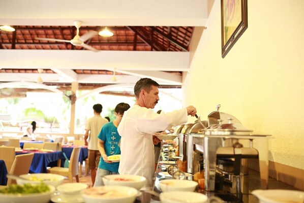 Breakfast, lunch, dinner served; Asian cuisine