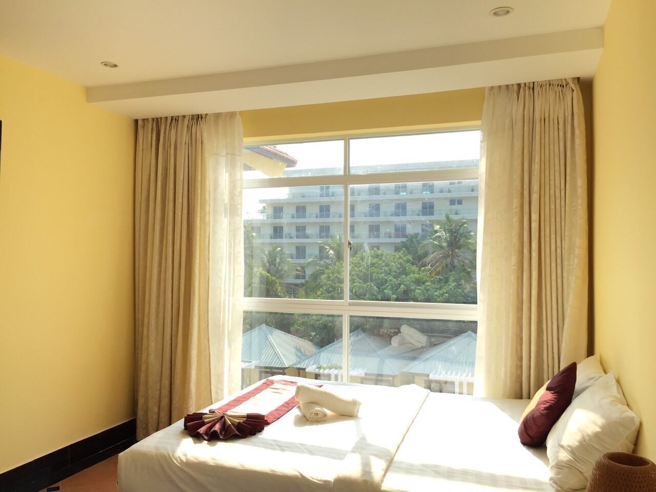 Minibar, in-room safe, blackout drapes, free WiFi