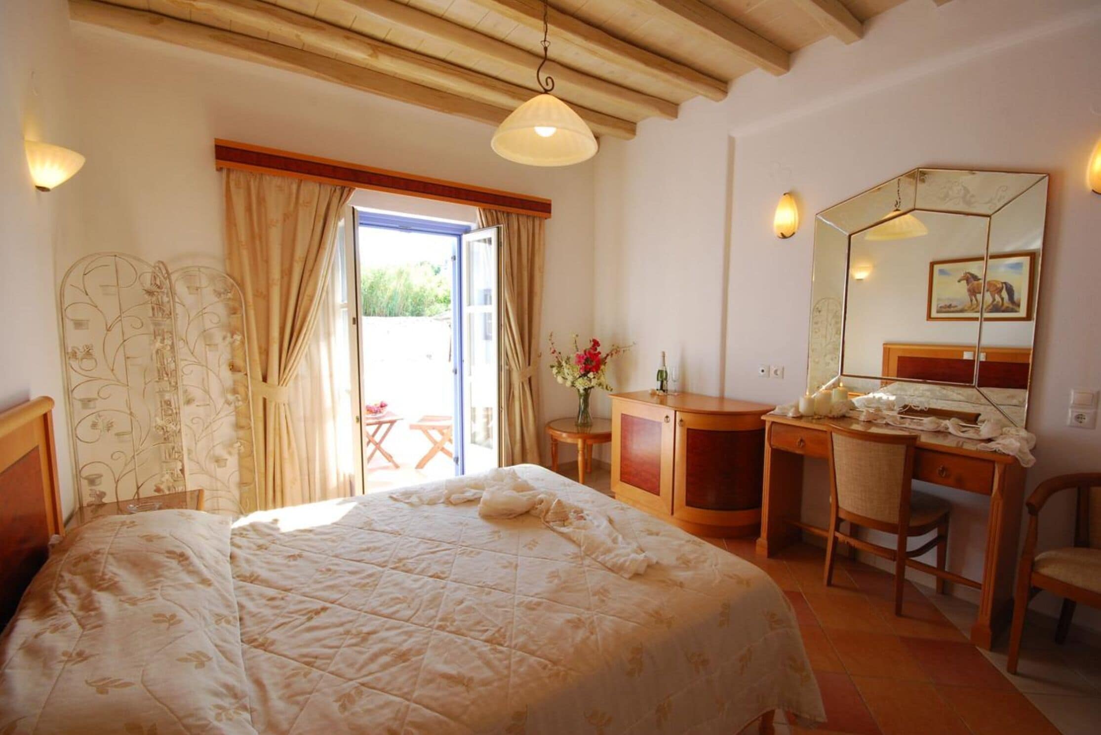 Habitación superior | 1 habitación, caja de seguridad en la habitación y cortinas blackout 