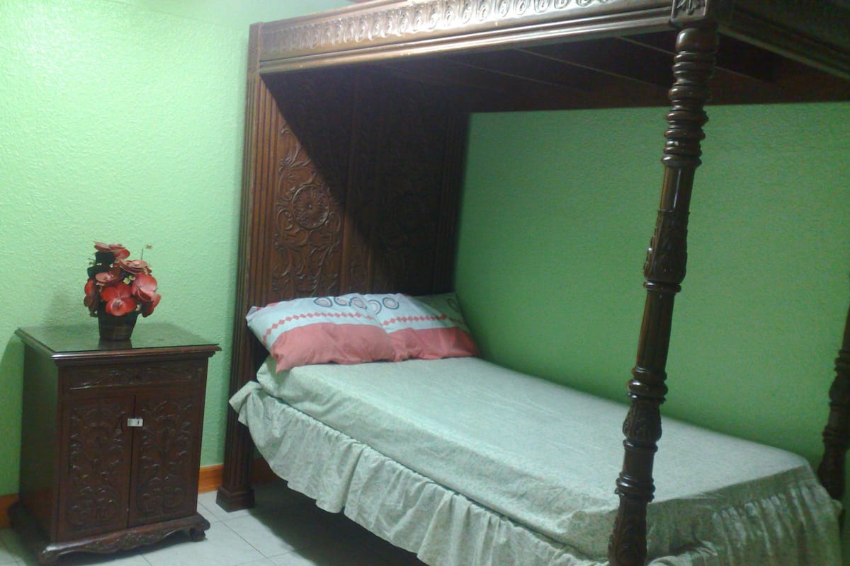 Quarto solteiro | Roupas de cama premium, individualmente decorados