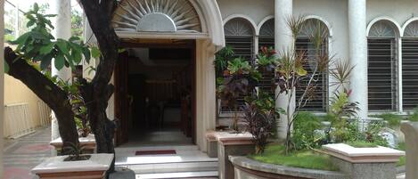 Entrada de la propiedad