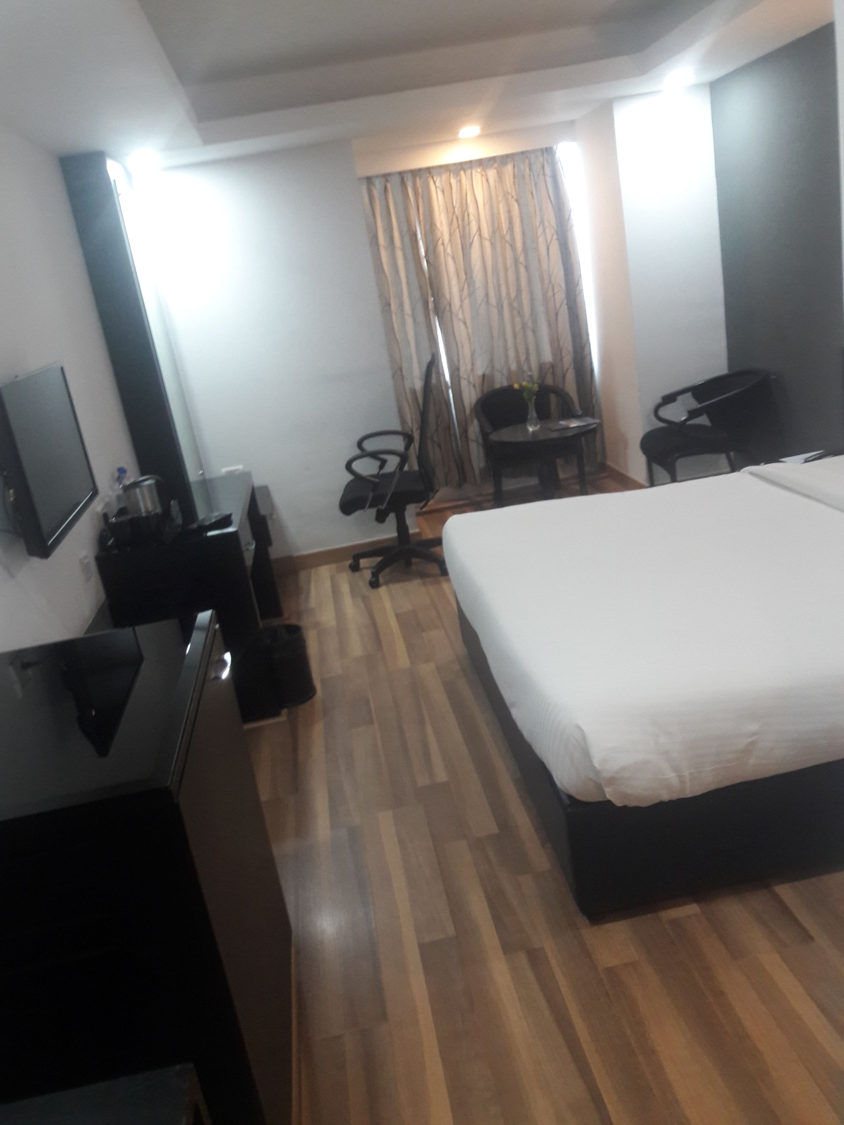 Deluxe Room | In-room safe, desk, iron/ironing board, rollaway beds (free)