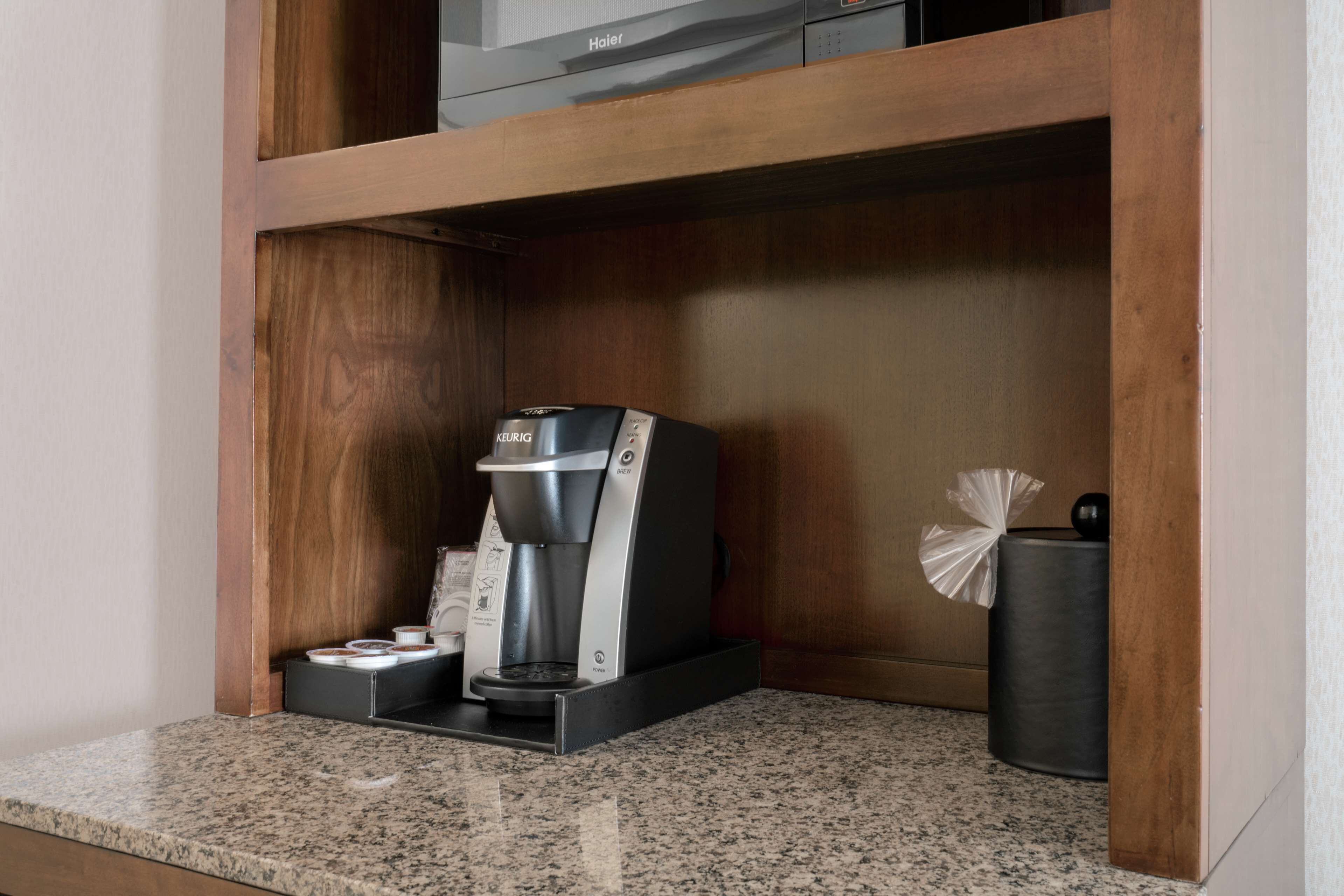 desk, laptop workspace, free wifi, bed sheets