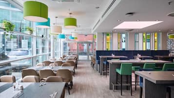 Colazione a buffet, servita tutte le mattine (17.9 EUR a persona)