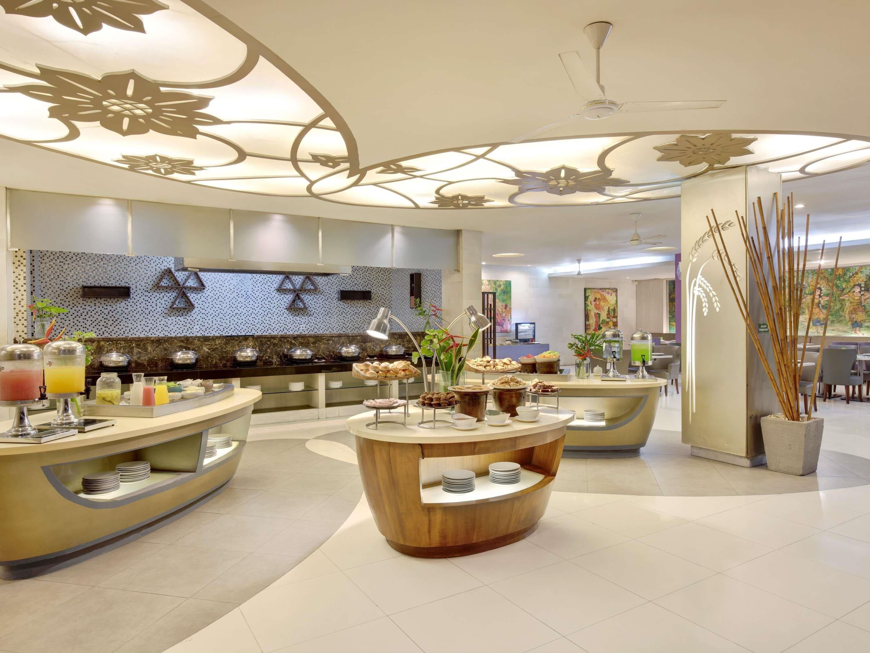 Breakfast, lunch, dinner served; international cuisine 