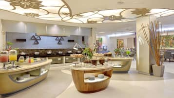 Breakfast, lunch, dinner served; international cuisine