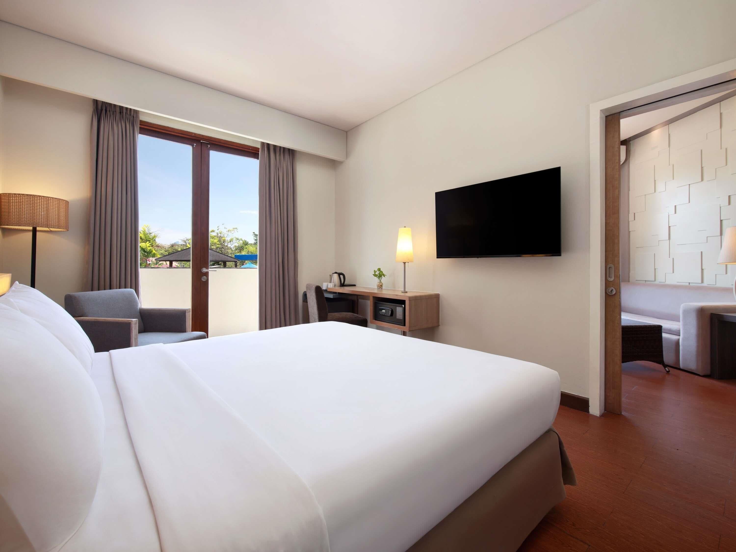 Suíte júnior, 1 cama de casal e sofá-cama | Cofres nos quartos, escrivaninha, cortinas blackout