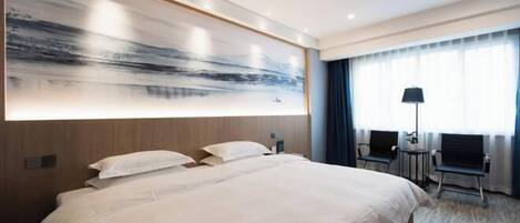 Minibar, in-room safe, iron/ironing board, Internet