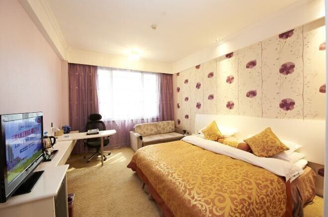 Minibar, coffres-forts dans les chambres, fer et planche à repasser