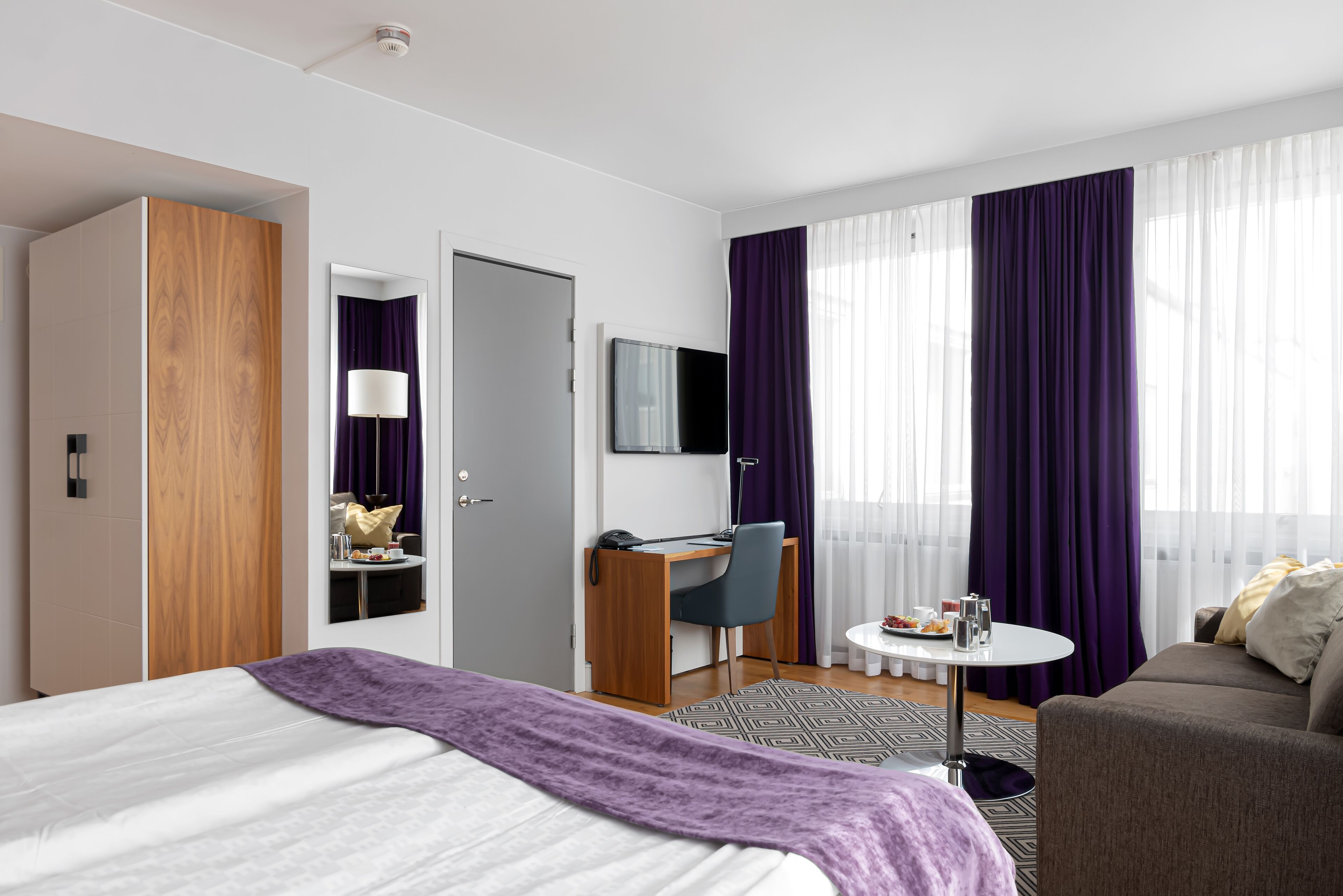 family double room | minibar, in-room safe, desk, blackout curtains