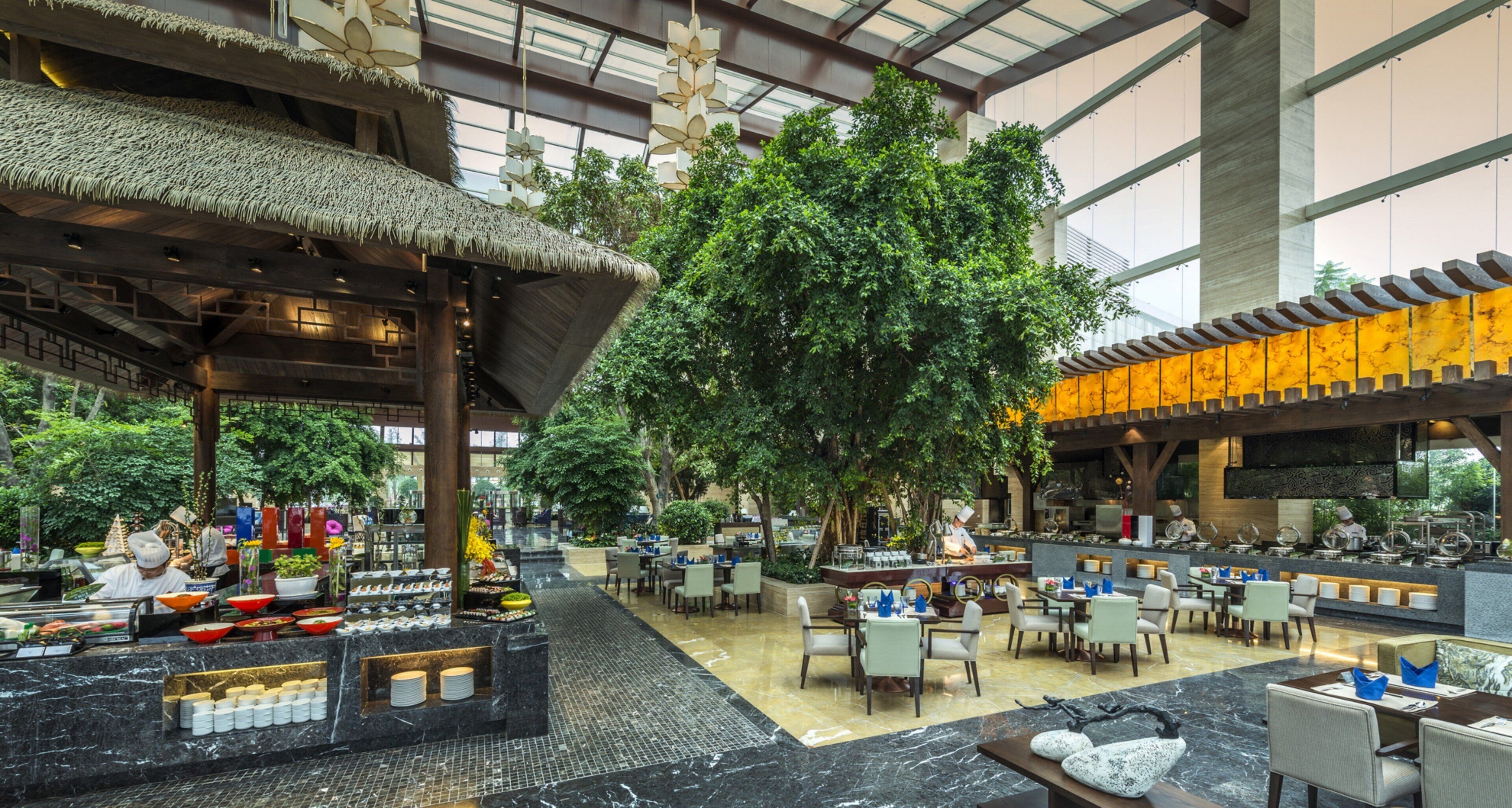 5 nhà hàng, phục vụ bữa sáng, bữa trưa, món ăn mang phong cách quốc tế 