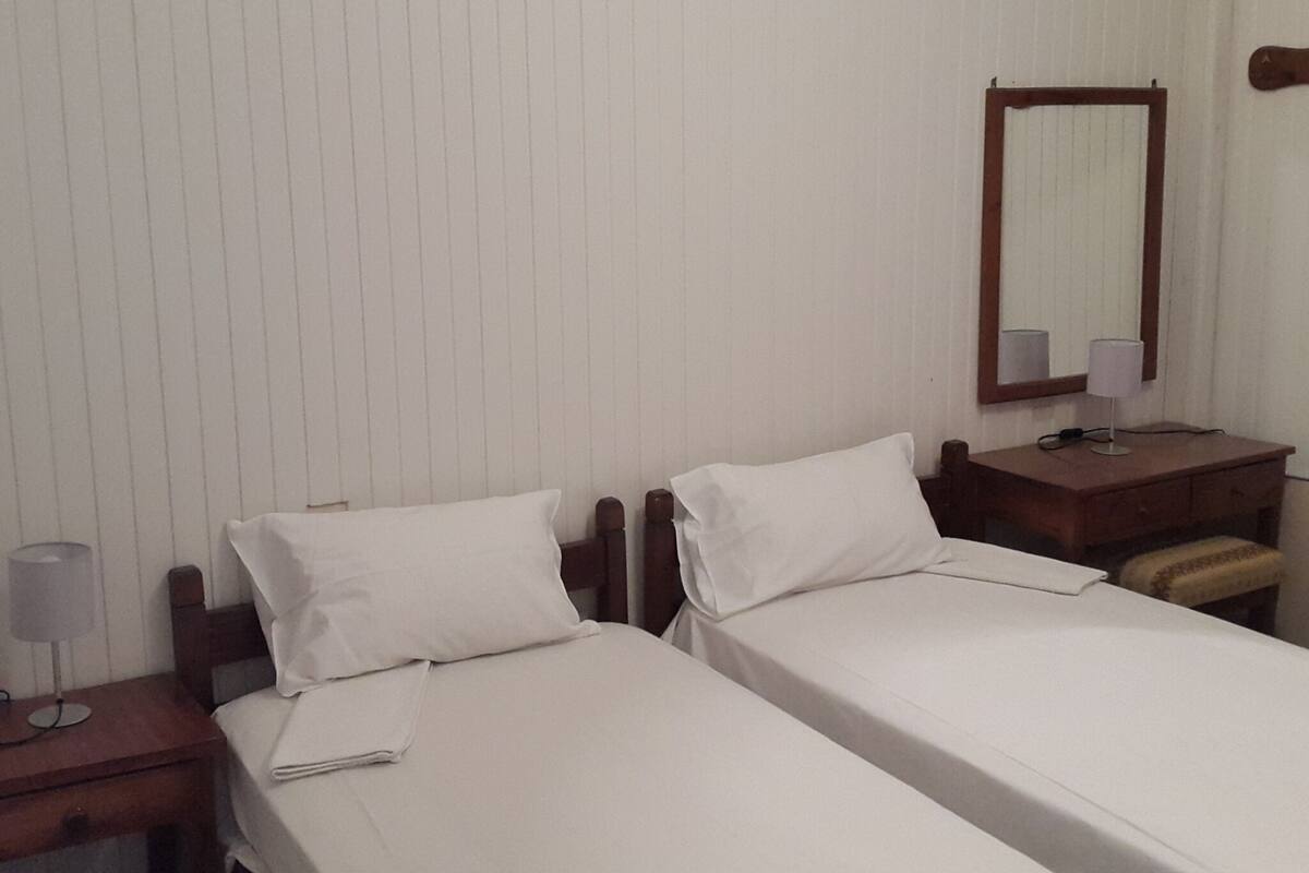 Basic Studio | WiFi (free), bed sheets