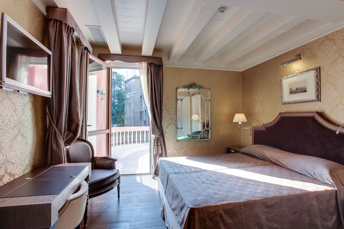 superior double or twin room | down duvets, minibar, in-room safe, individually decorated