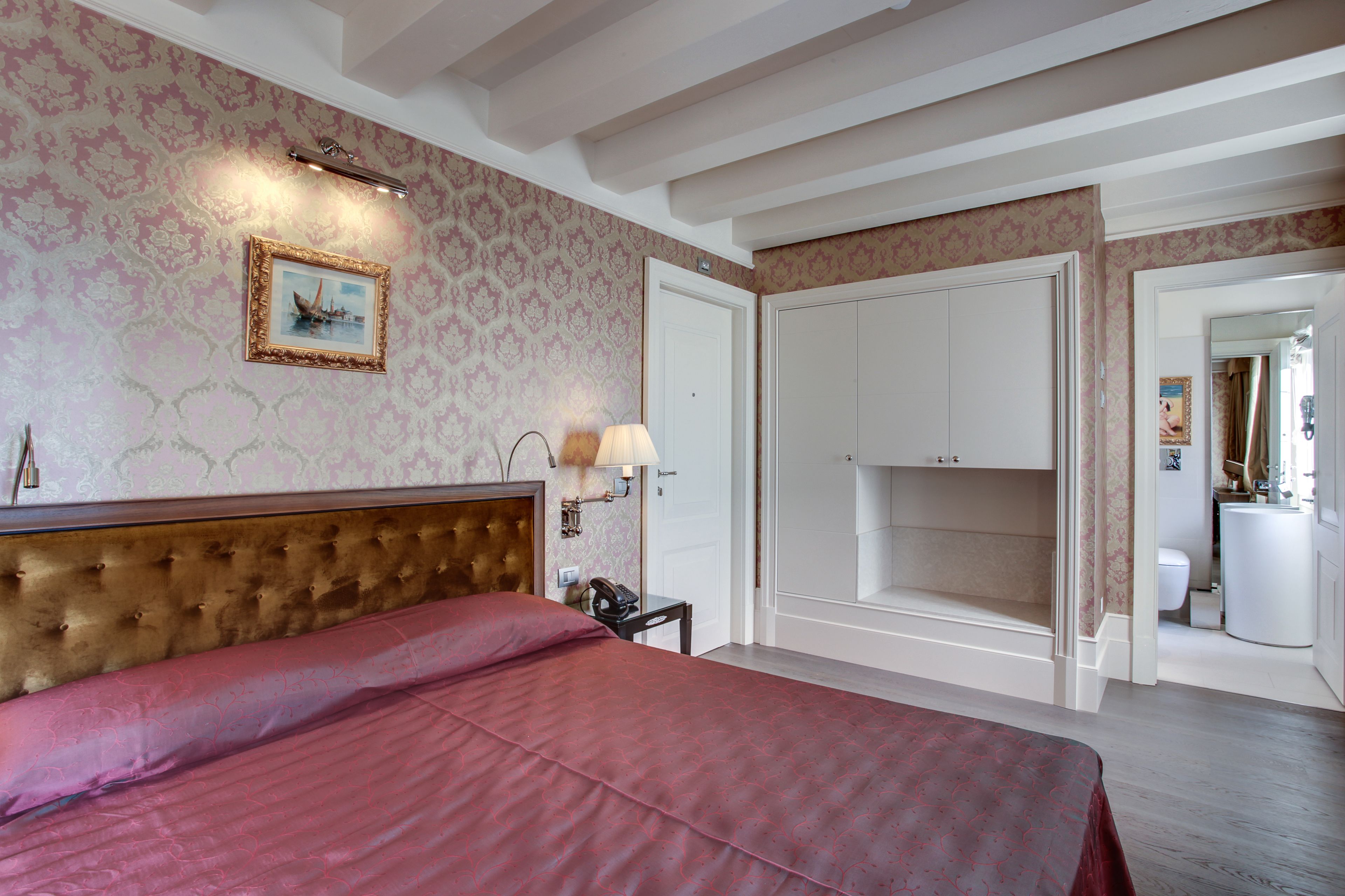 classic double or twin room, canal view | down duvets, minibar, in-room safe, individually decorated