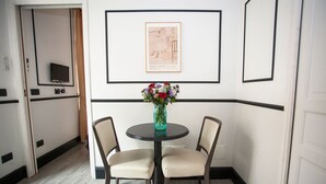 Chambre Triple | Restauration dans la chambre