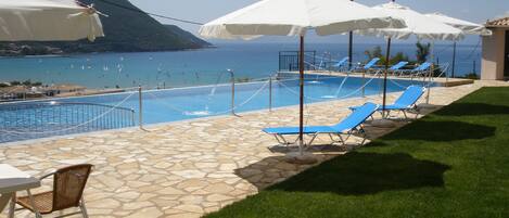 Outdoor pool, sun loungers