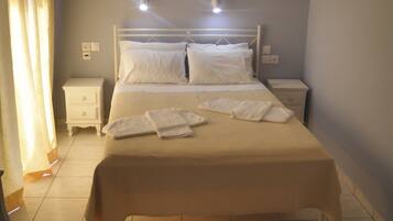 Standard Room, Sea View | Soundproofing, free WiFi