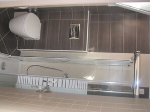 تجهيزات دش، مجففات شعر، مناشف