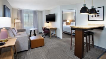 Suite, 1 chambre, cuisine | Literie de qualité, coffre-fort, bureau