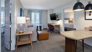 Premium bedding, in-room safe, desk, laptop workspace