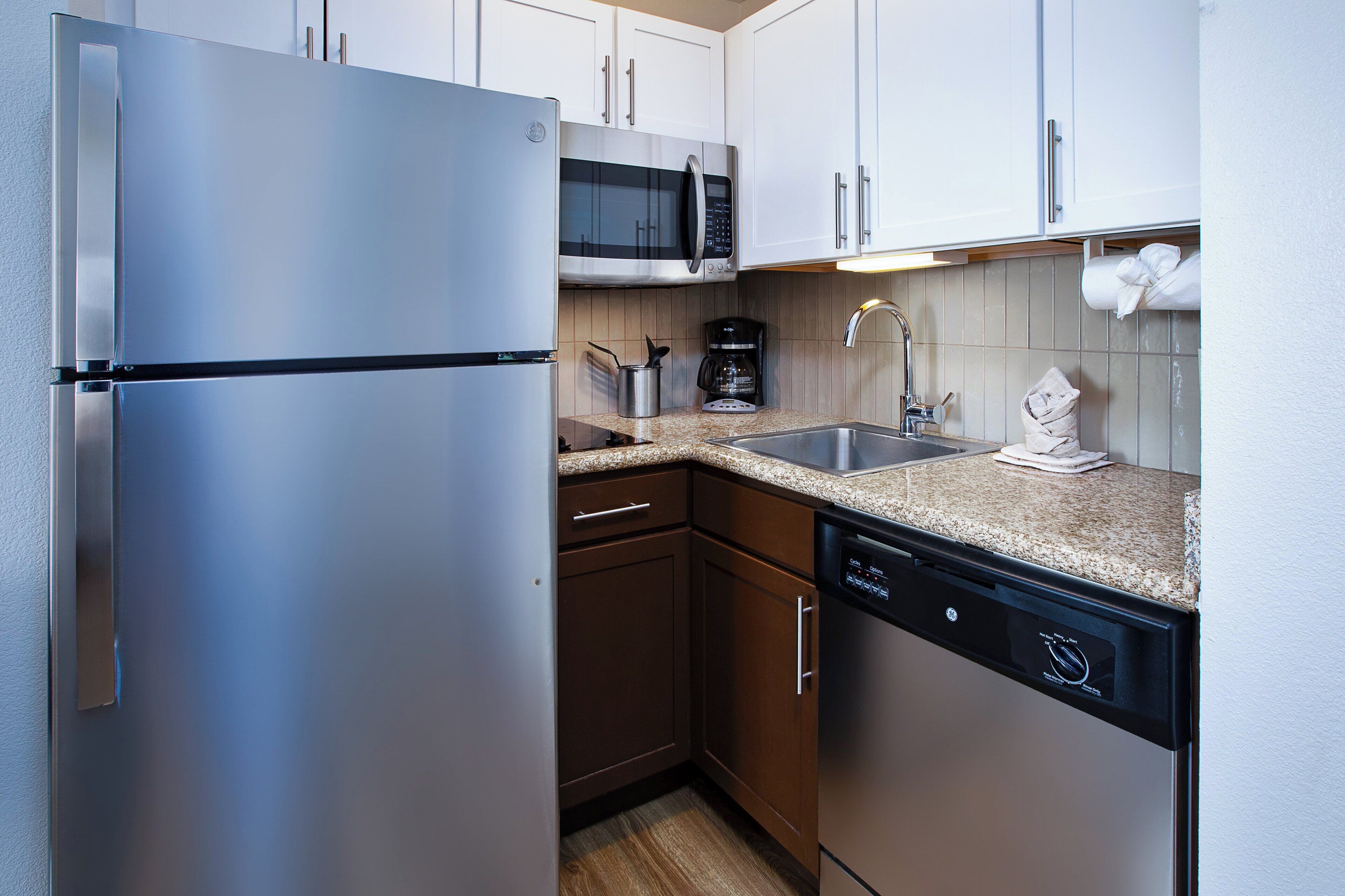 Premium bedding, in-room safe, desk, laptop workspace