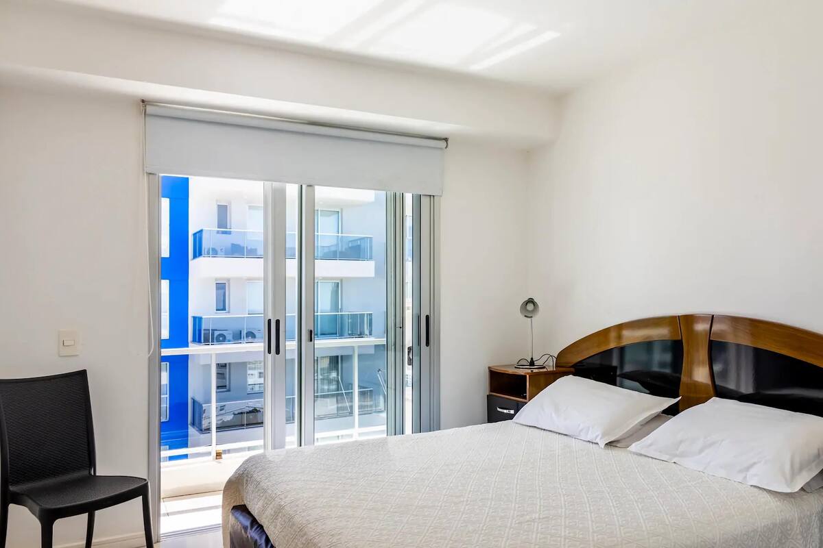 1 bedroom, premium bedding, down comforters, in-room safe
