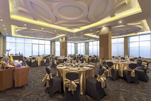 Ballroom - favehotel Solo Baru (Grogol)