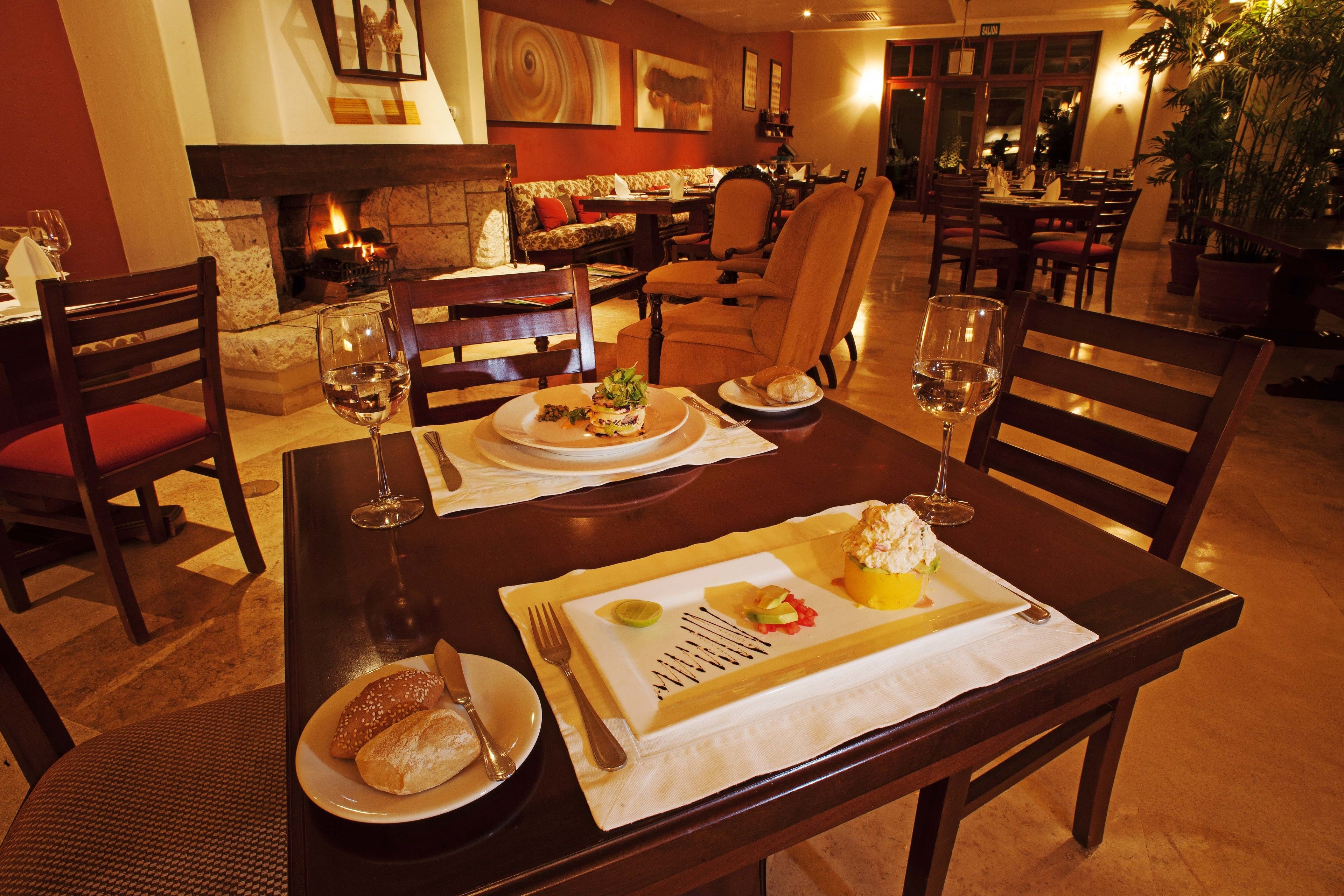 2 restaurants, breakfast, lunch, dinner served; international cuisine