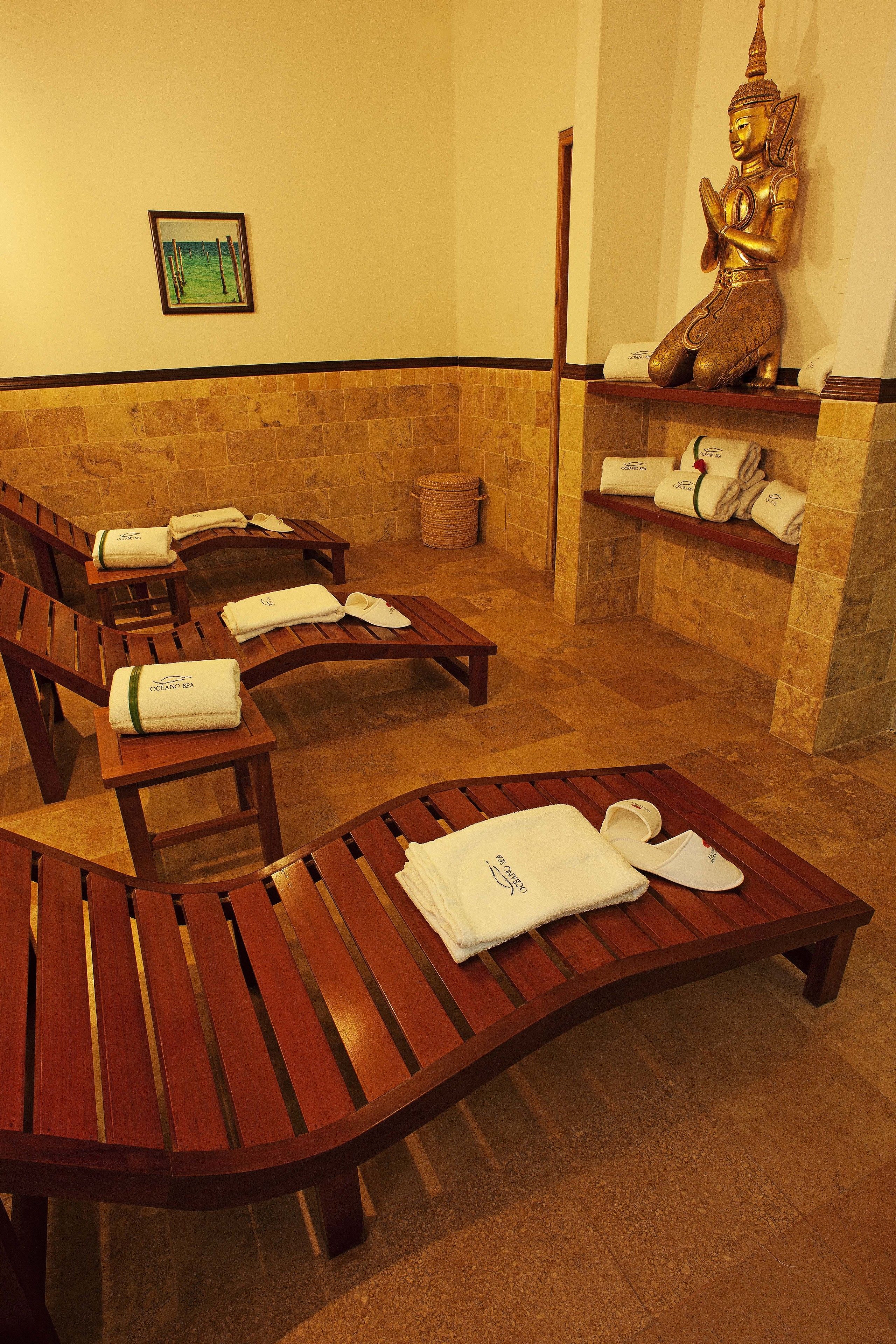 couples treatment room(s), sauna, hot tub, turkish bath/hammam