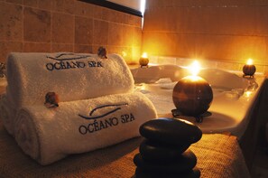 Couples treatment room(s), sauna, hot tub, Turkish bath/hammam - La Hacienda Bahia Paracas (Paracas)