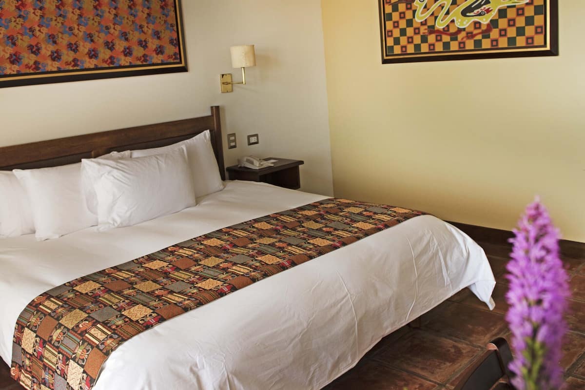 1 bedroom, premium bedding, minibar, in-room safe